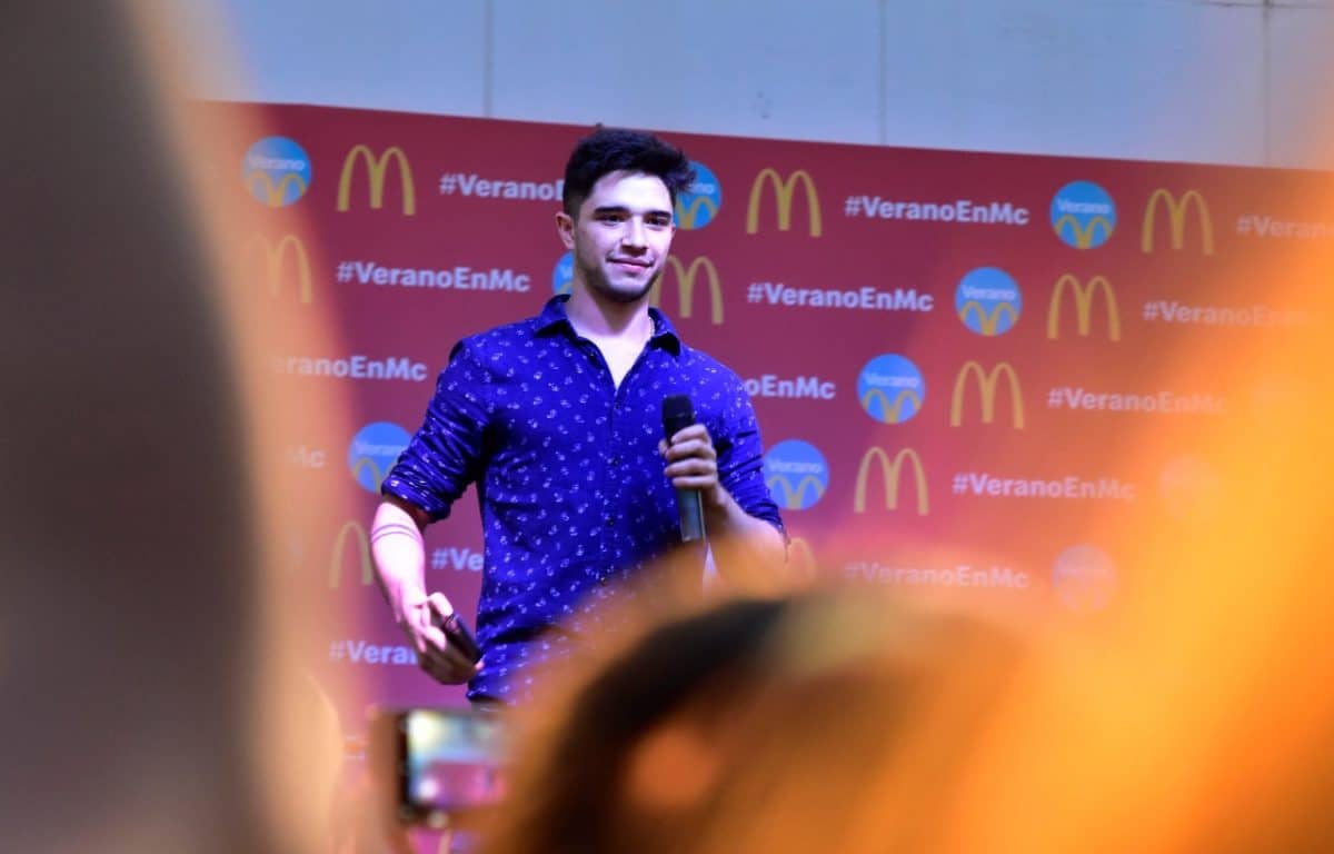McDonald’s presentó recital de Julián Serrano frente al mar