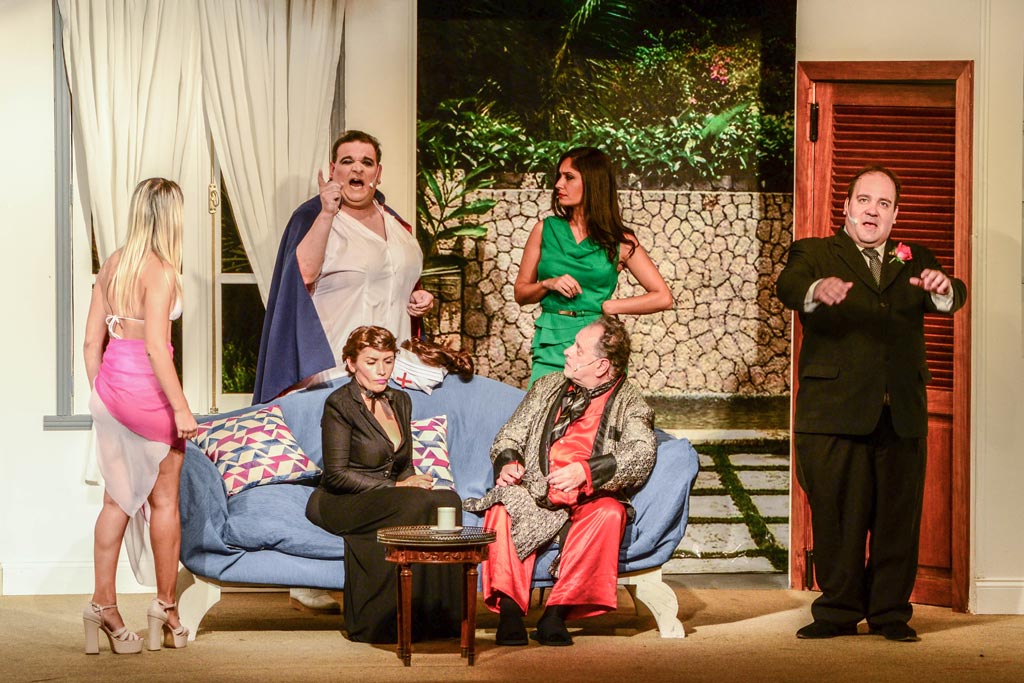 Silvana Garcia: " Dos Boludos en acción. Una comedia disparatada y divertida" Silvana Garcia: " Dos Boludos en acción. Una comedia disparatada y divertida"