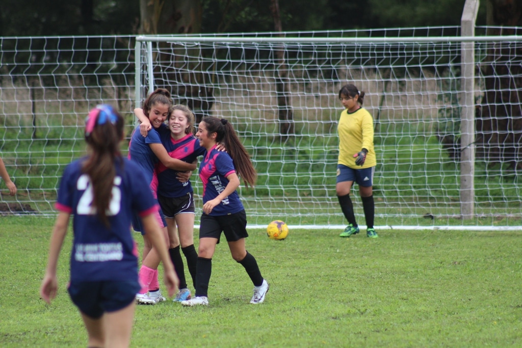 Fútbol Femenino: Las Toritas arrancaron ganando