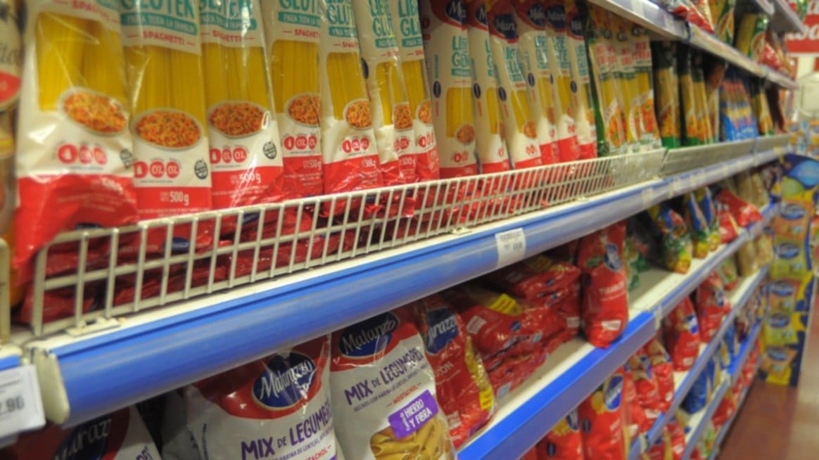 Solicitan a los comerciantes "no especular" con la vuelta del IVA a los alimentos