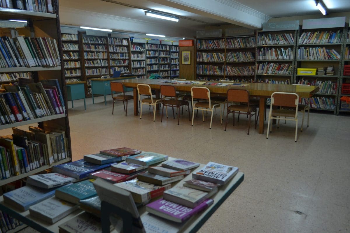 La Editorial de la UNMDP dona libros a bibliotecas municipales