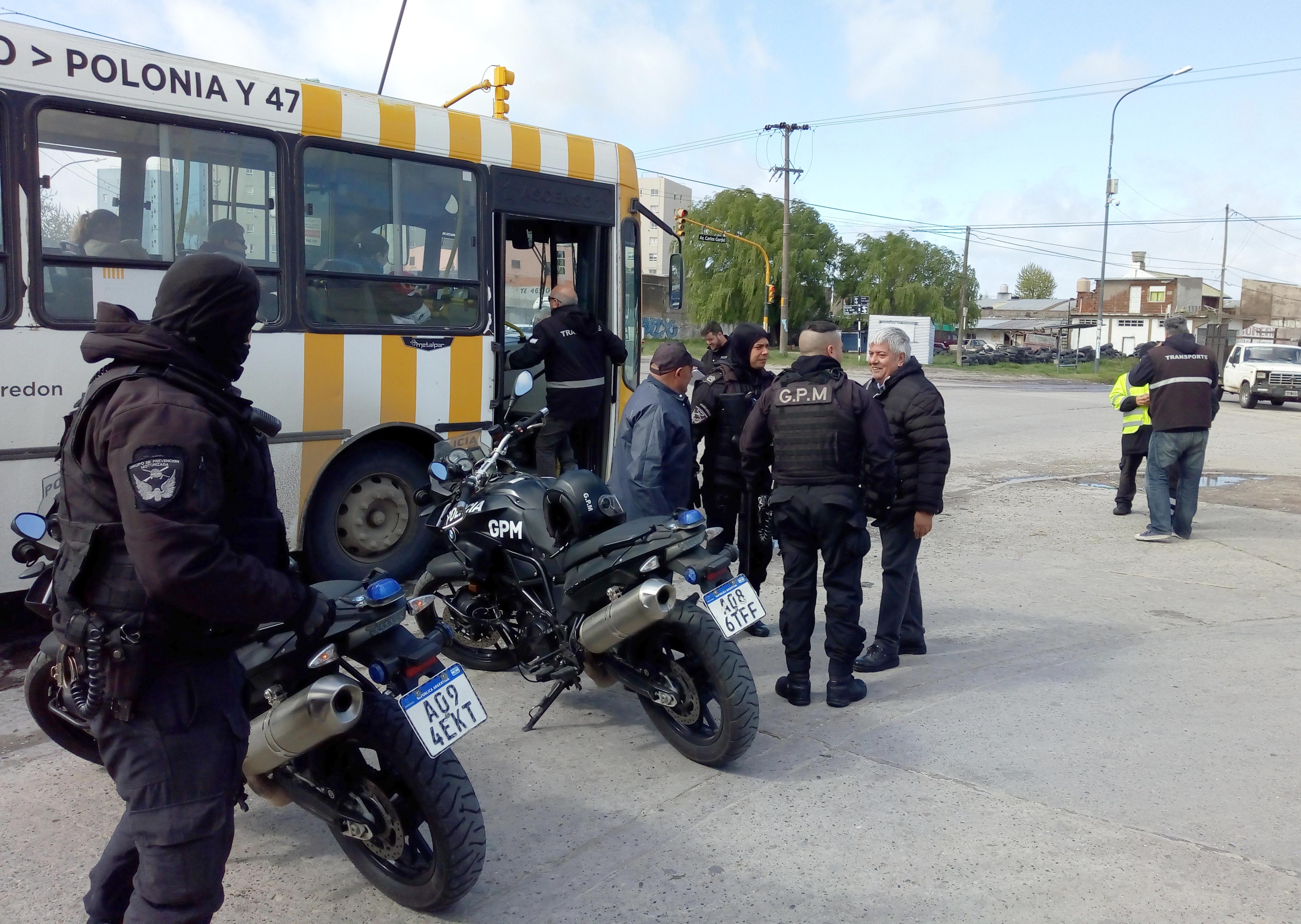 Diez motos, dos autos y una camioneta secuestradas en un megaoperativo en Juan B Justo y Alió