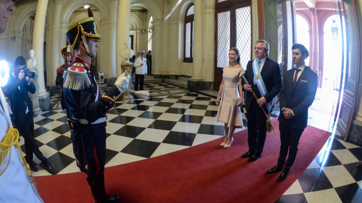 Qué hizo Alberto Fernández en sus primeras horas como presidente en la Casa Rosada
