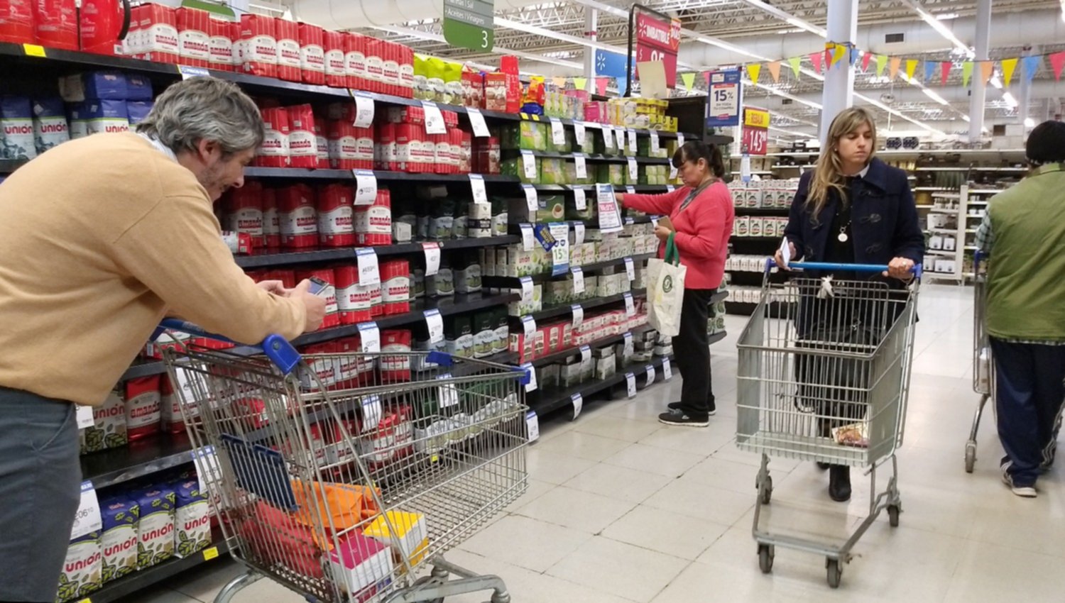 Supermercados, shoppings y autoservicios mayoristas: en 2019 fuerte caída del consumo
