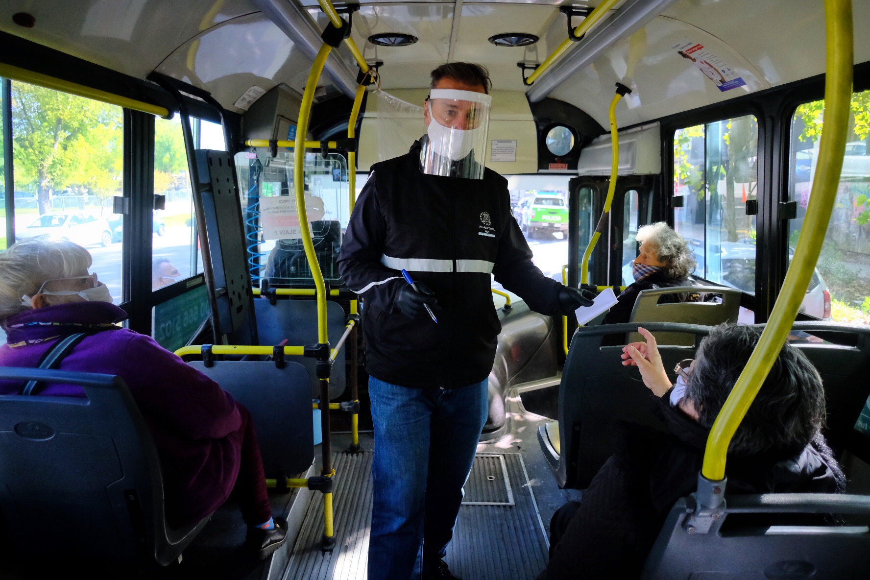 Los ejes del nuevo anuncio: reempadronamiento y restricción al transporte público
