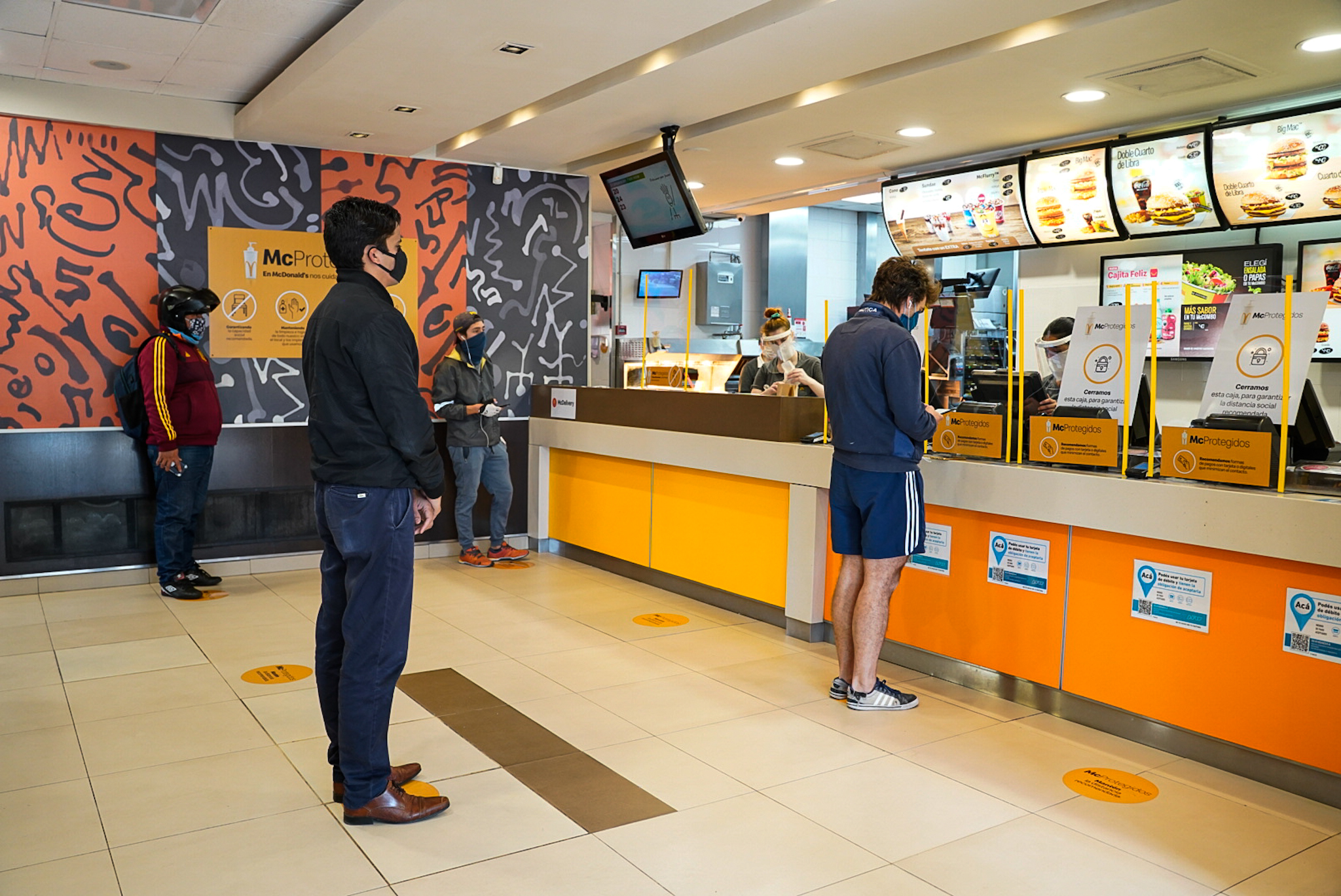 McDonald’s reabrió al público sus locales en Mar del Plata con estrictos protocolos de seguridad e higiene McDonald’s reabrió al público sus locales en Mar del Plata con estrictos protocolos de seguridad e higiene