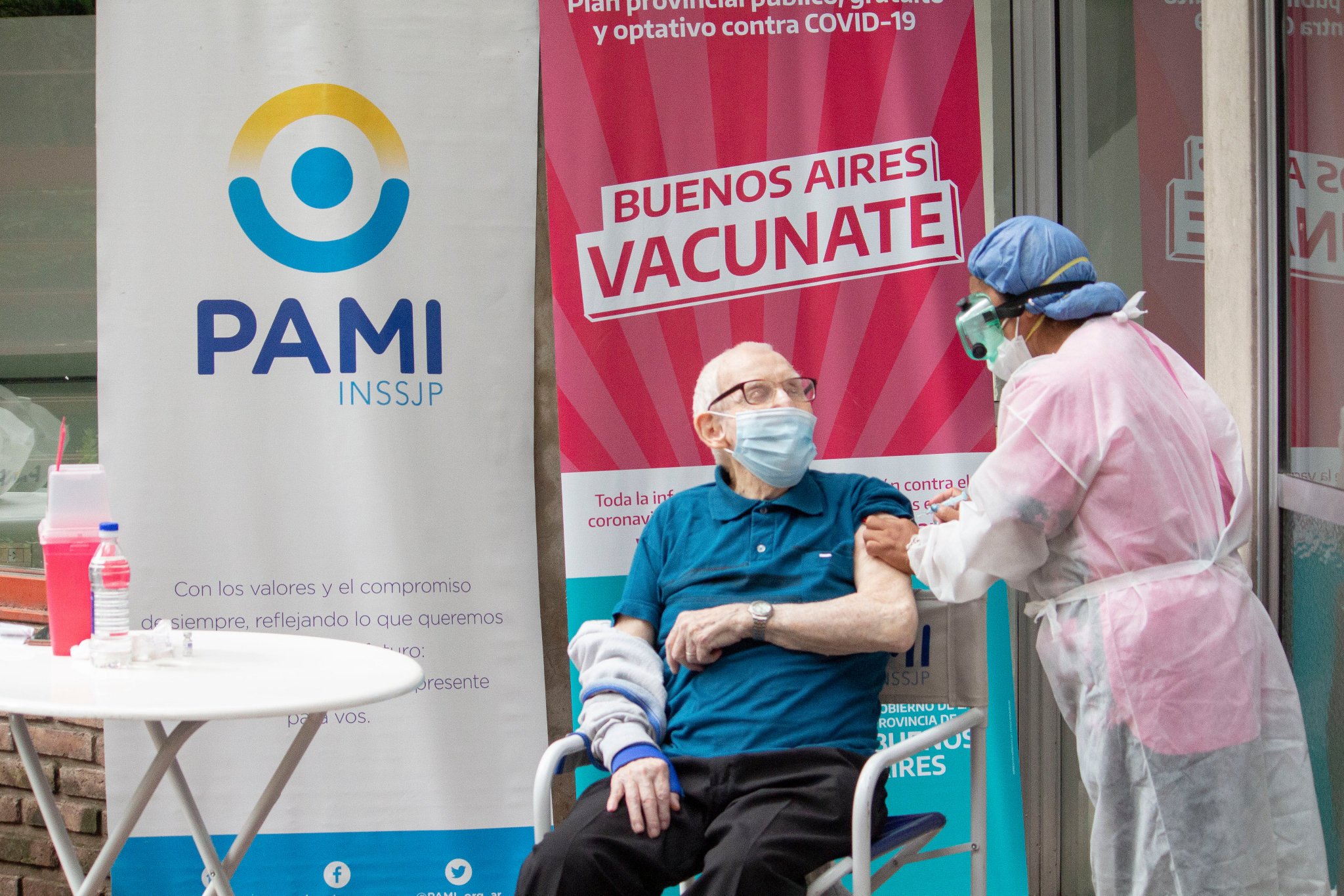 Comenzó en toda la provincia de Buenos Aires la vacunación a mayores de 70 años