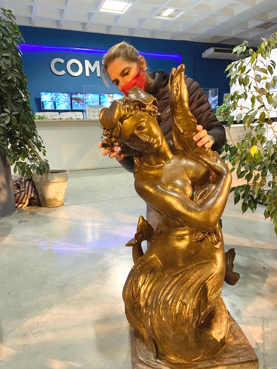 La escultura “Sirena” ya está en poder del Municipio