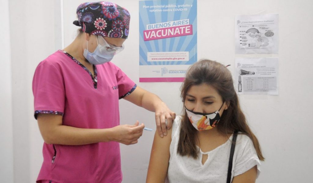 El 71% de los bonaerenses cuentan con dos dosis de la vacuna contra el coronavirus