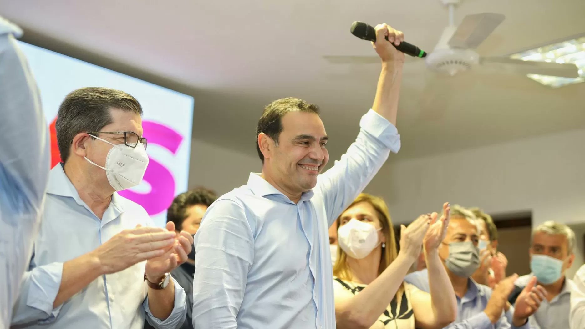 El gobernador correntino Valdés obtiene su reelección con el 76,06%