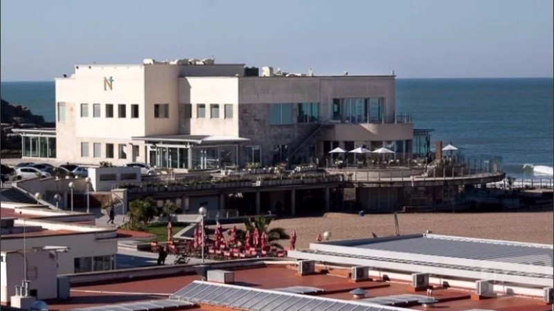 Motochorros asaltan y matan a DJ de un bar en Playa Grande