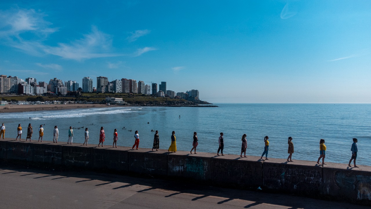 Mar del Plata amaneció con una postal entre colores y modelos