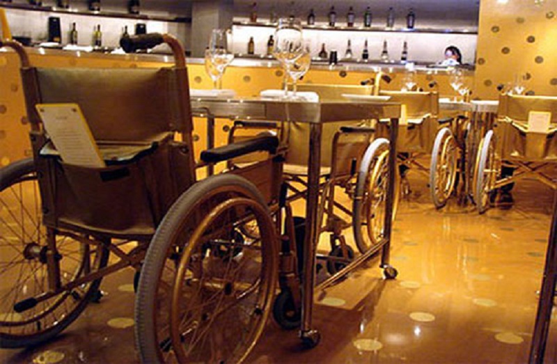 Solicitan la instalación de mesas accesibles en bares y restaurantes