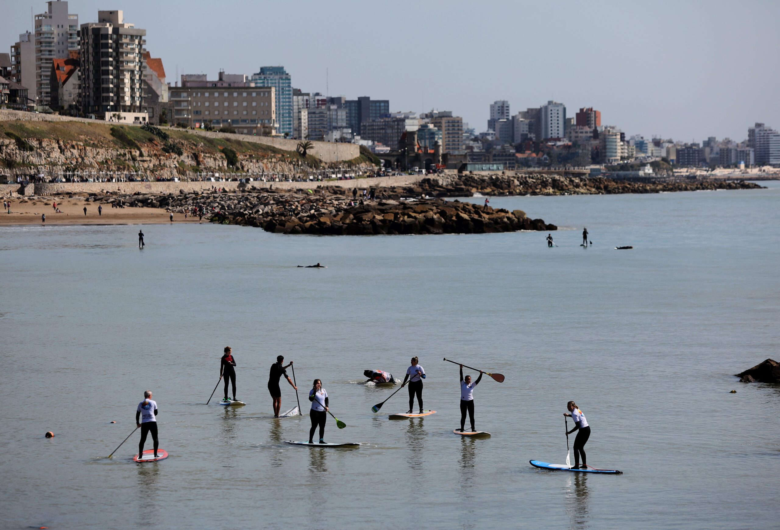 Miles de turistas disfrutan del fin de semana largo en Mar del Plata