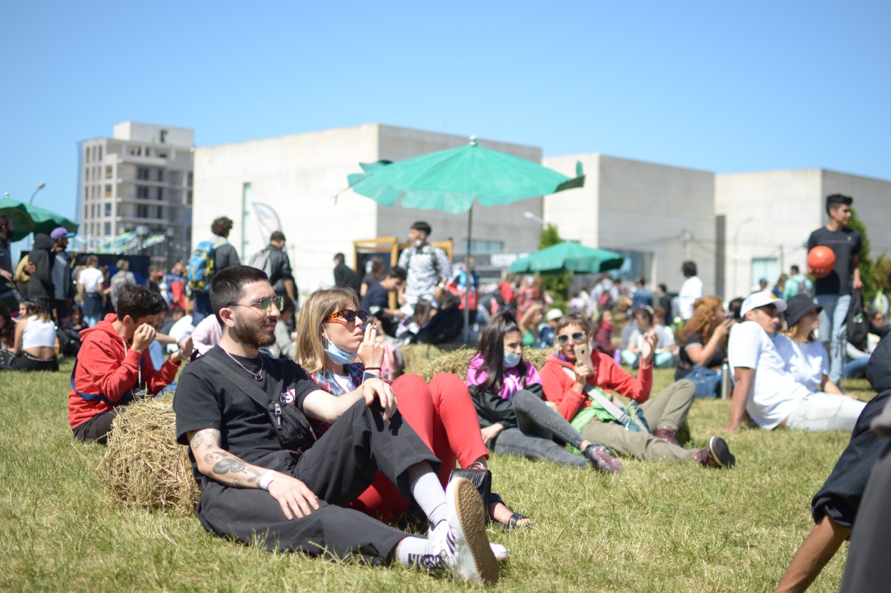 Miles de jóvenes disfrutaron de la primera jornada del Festival PEP!