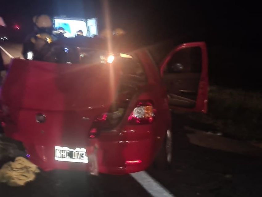 Tres muertos y tres heridos al chocar dos autos en la Autovía 2, en Las Armas