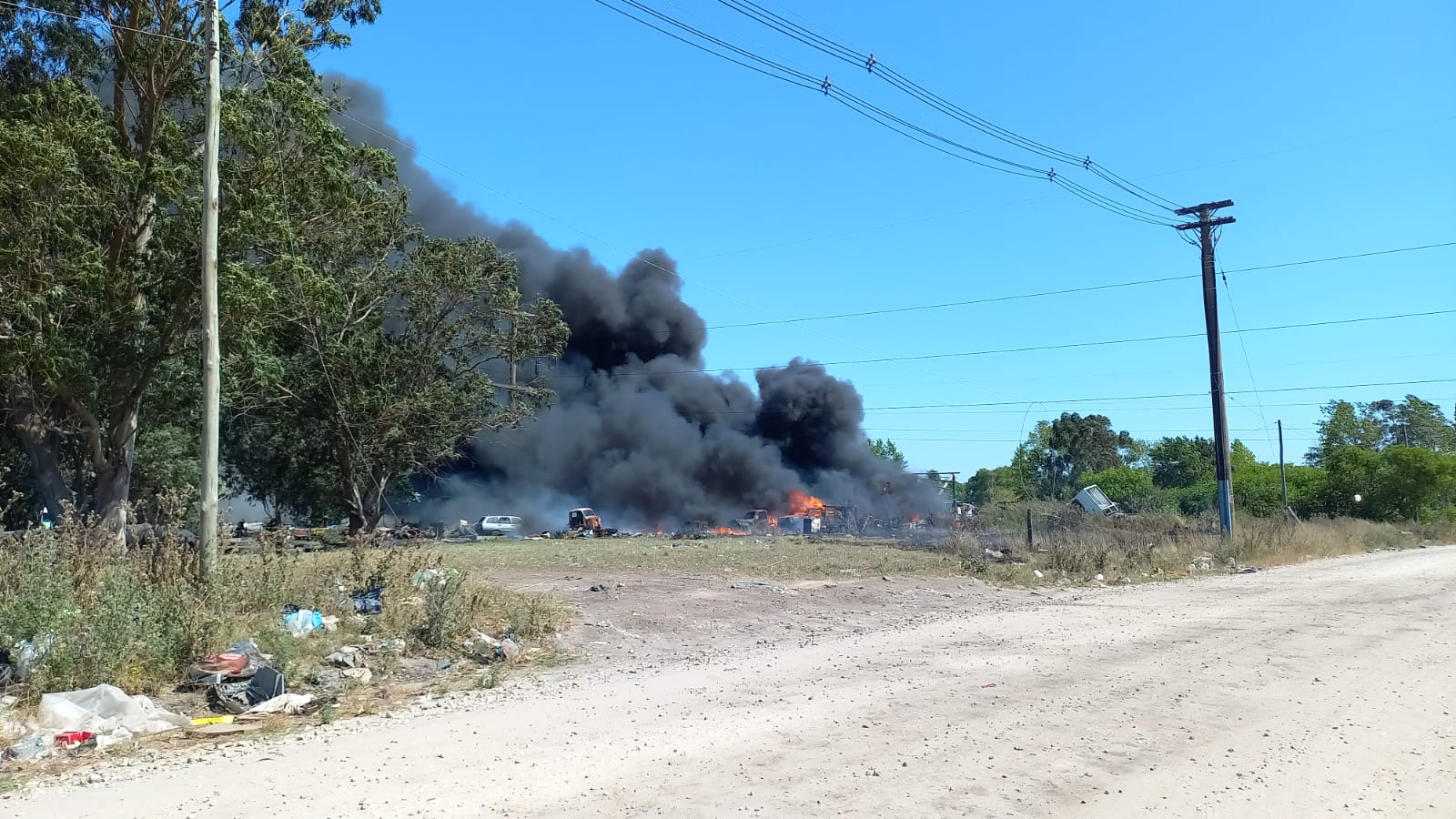 Familias evacuadas y casillas arrasadas por dos focos de incendio en Mar del Plata