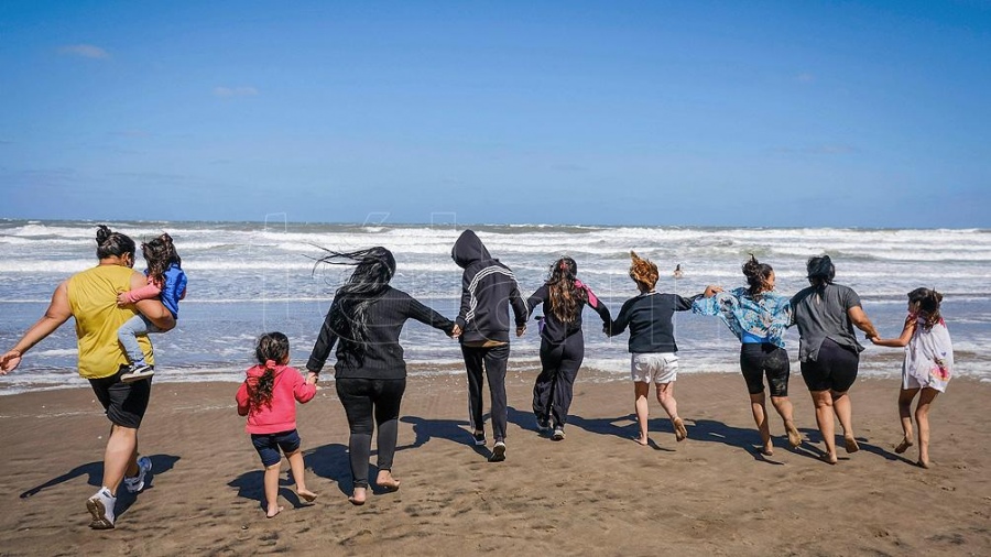 Cuando la playa y el mar contribuyen a que un grupo de mujeres reconstruya una vida sin violencias