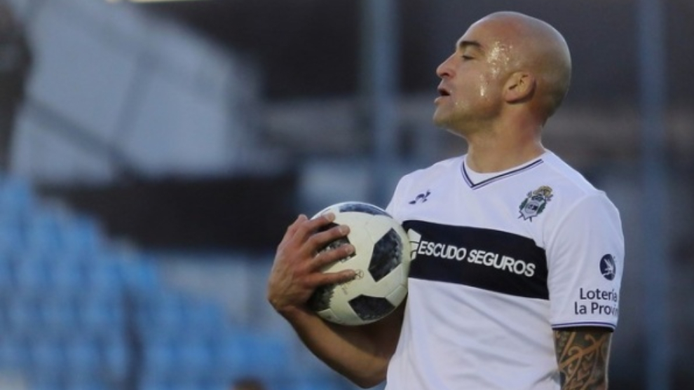 El "Tanque" Silva está listo para volver y Aldosivi se fijó en él para reintegrarlo al fútbol