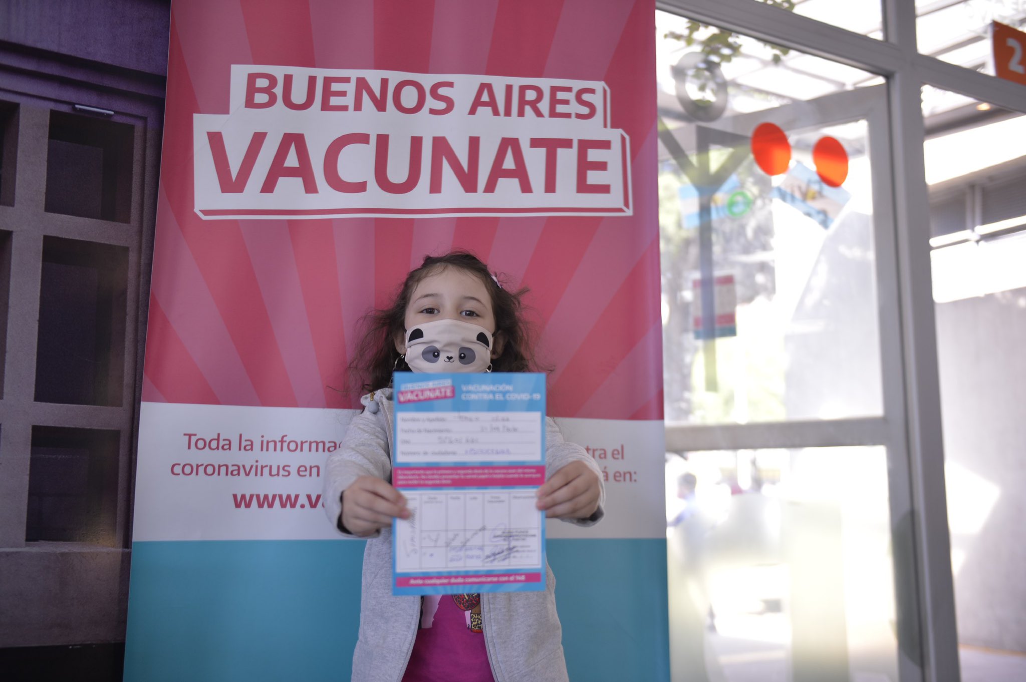 El presidente de la Sociedad de Pediatría pidió vacunar a los niños para "salir de la pandemia"