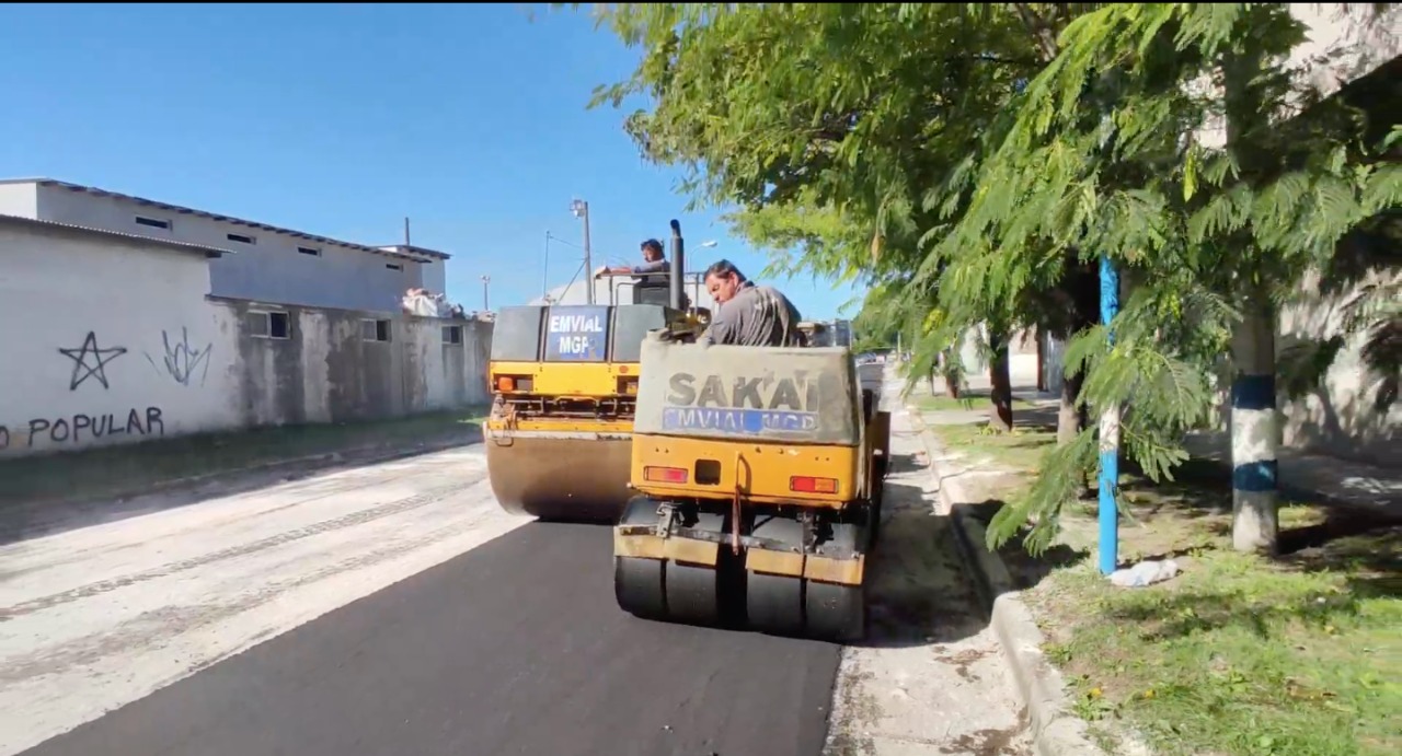 La Municipalidad realizó obras de repavimentación en el barrio Bernardino Rivadavia