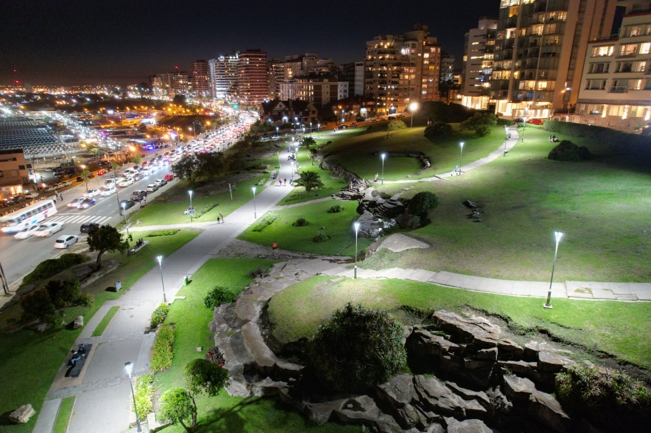 Repotenciaron con luminarias LED el Parque San Martín