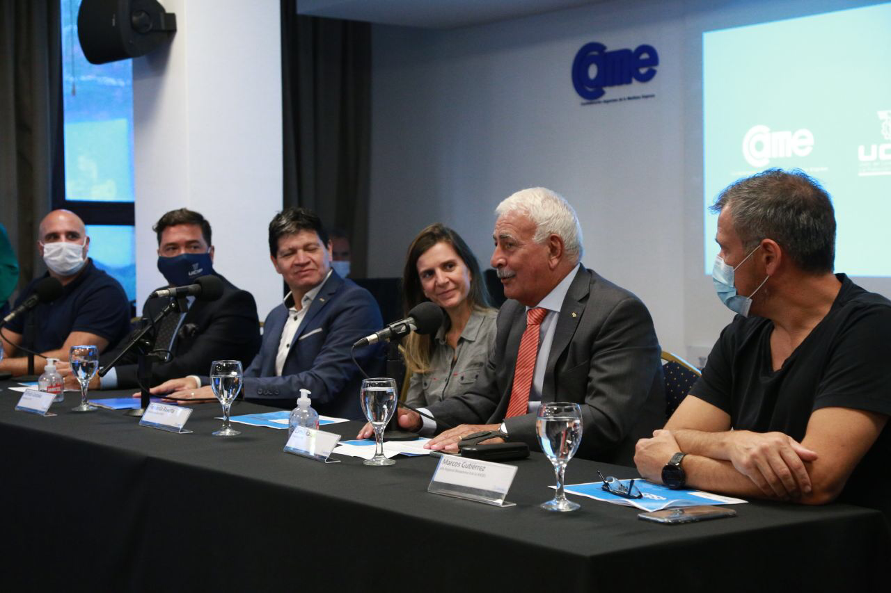 Raverta firmó convenios con entidades comerciales de Mar del Plata