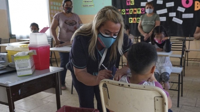 Coronavirus: Región Sanitaria VIII informó las postas de vacunación en escuelas
