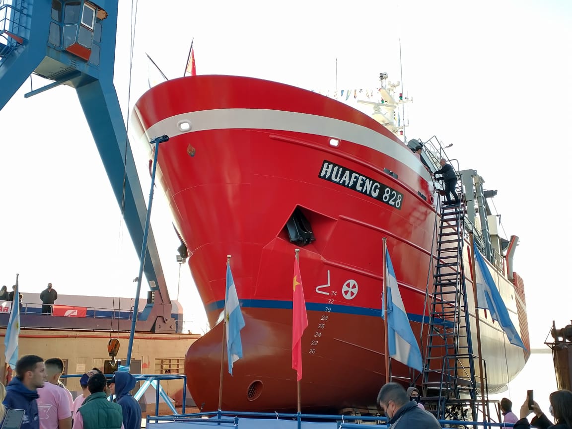 En el Puerto de Mar del Plata se concretó la botadura de nueva nave de altura construida en el país