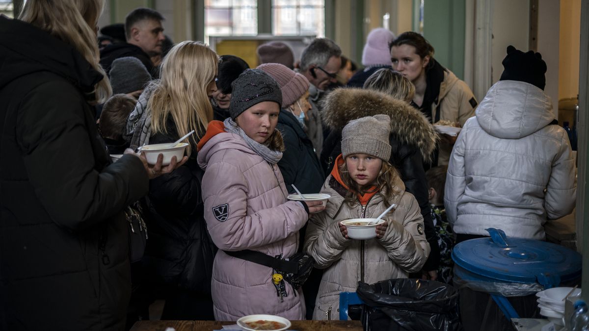 Más de 3,5 millones de personas huyeron de Ucrania en menos de un mes de guerra