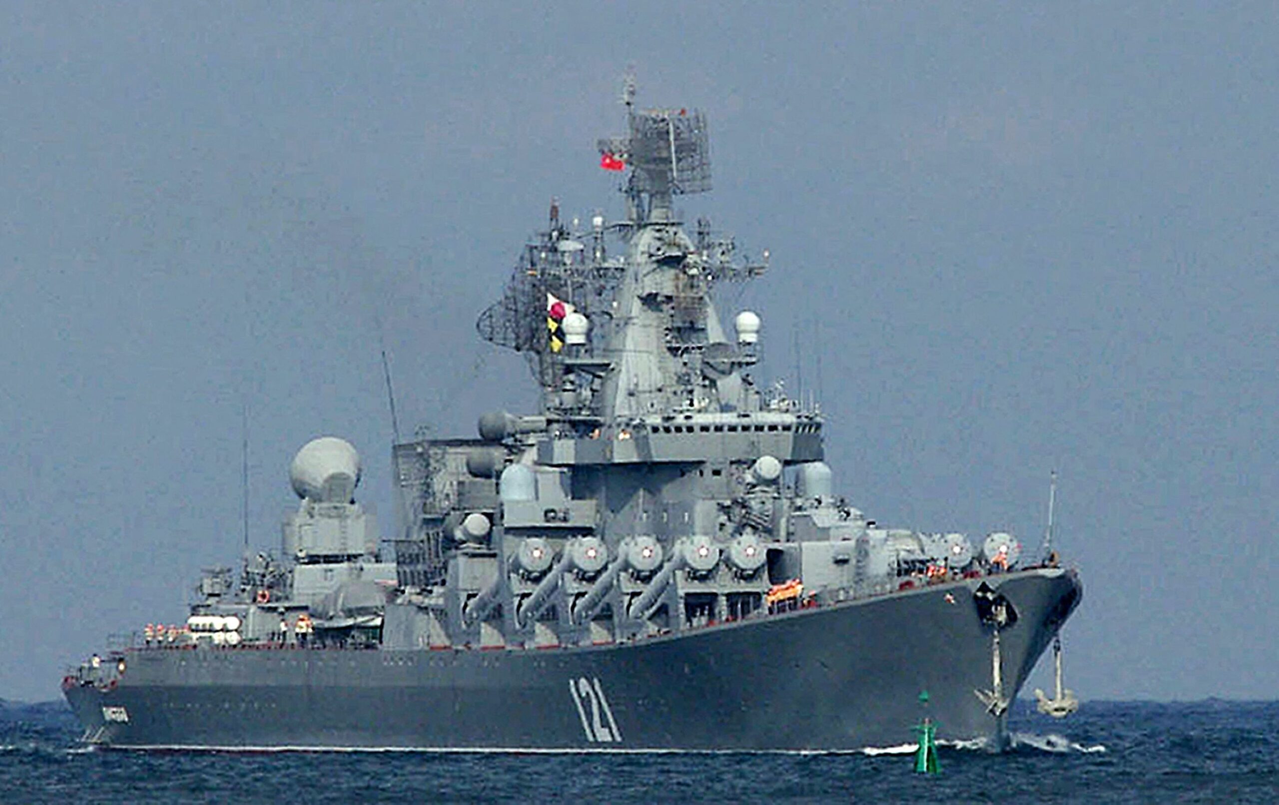 Serios daños en el buque insignia ruso en el dia 50 de la guerra con Ucrania