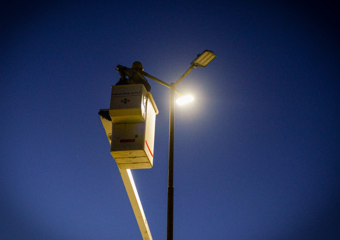 La Municipalidad realiza obras de iluminación LED en la zona del Puerto