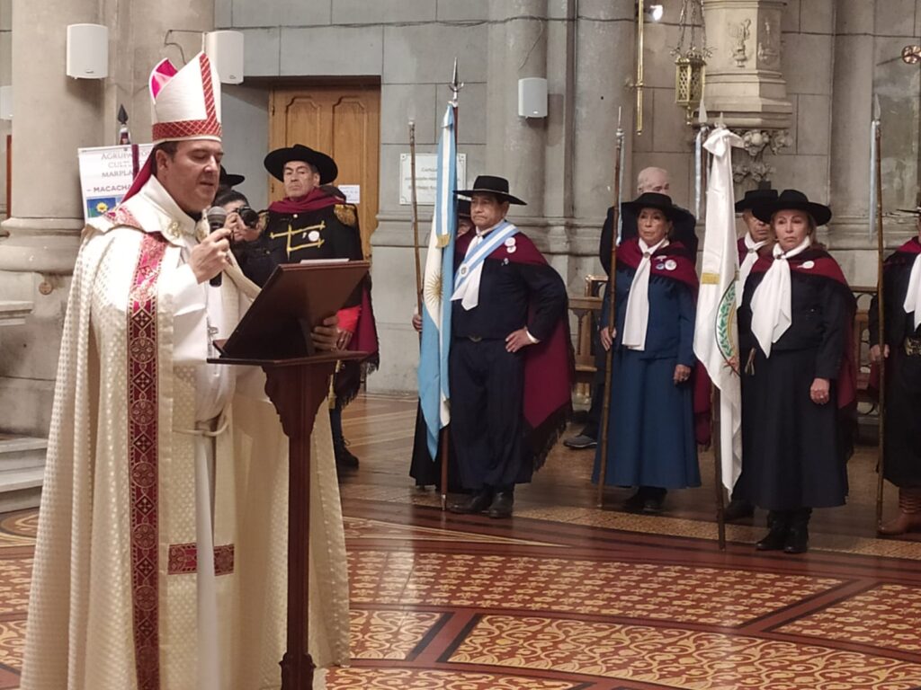 En el Tedeum, el obispo de Mar del Plata pidió "escucharnos más para construir la patria"