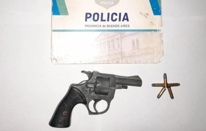 Un alumno de 8 años llevó un revólver cargado a una escuela en Mar del Plata