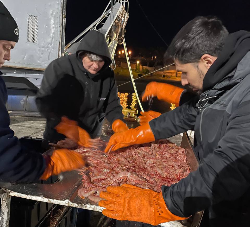 Se entregaron rollos de cabos y boyas a pescadores artesanales de Mar del Plata