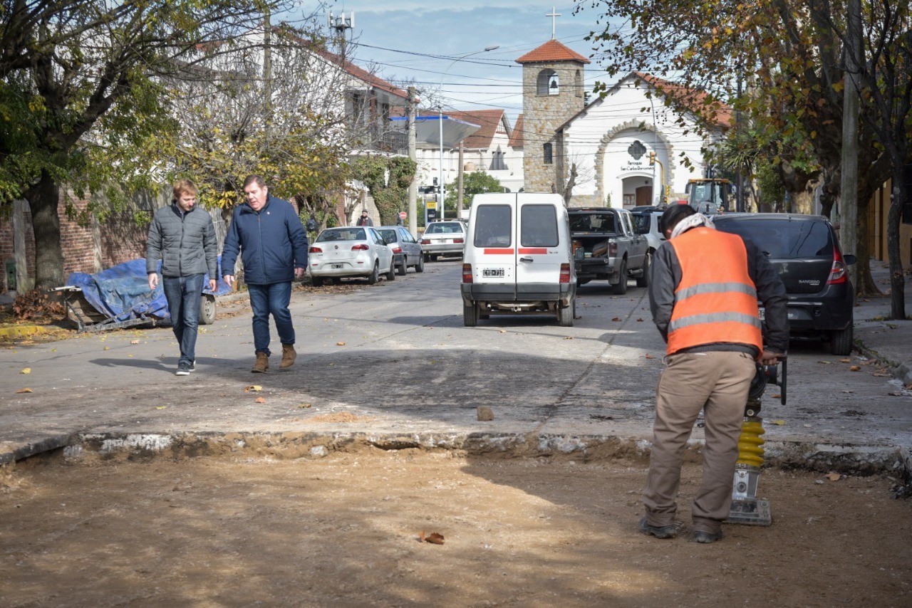 La Municipalidad comienza a realizar obras viales en el barrio Primera Junta