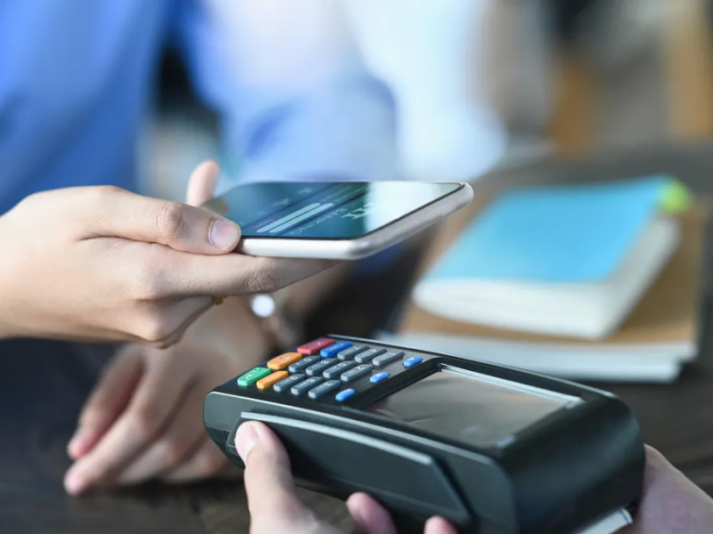 Crédito con billeteras virtuales: cada vez más jóvenes se endeudan para llegar a fin de mes