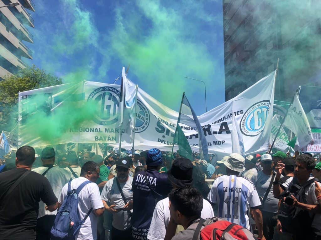 Protesta de SIVARA frente al Municipio tras el paso de la «topadora» por la Feria Bristol