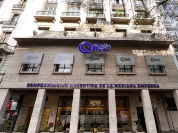 La CAME desmintió al Gobierno y afirmó que las familias se endeudan para comer