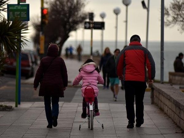 INDEC: una familia necesitó más de $600.000 en febrero para criar a un hijo