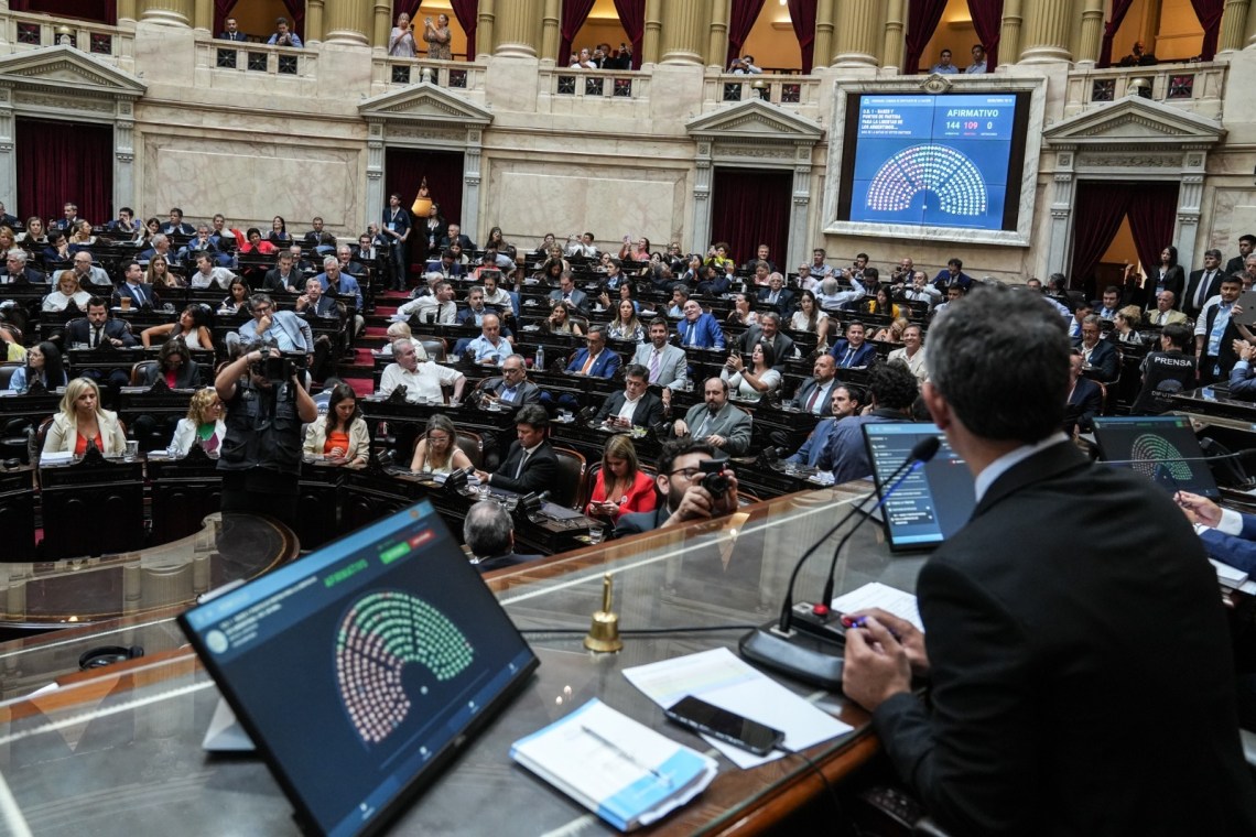 Por amplia mayoría, la oposición logró aprobar el aumento a los jubilados en Diputados; Milei la vetará