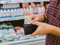 La inflación de febrero fue del 2,9% y acumula un 33,1% en los últimos 12 meses, anunció el INDEC