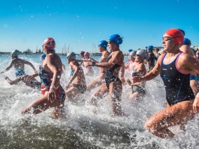 Playa deportiva del EMDER: Torneos de beach tennis y la edición 47 de la carrera de aguas abiertas Guillermo Volpe