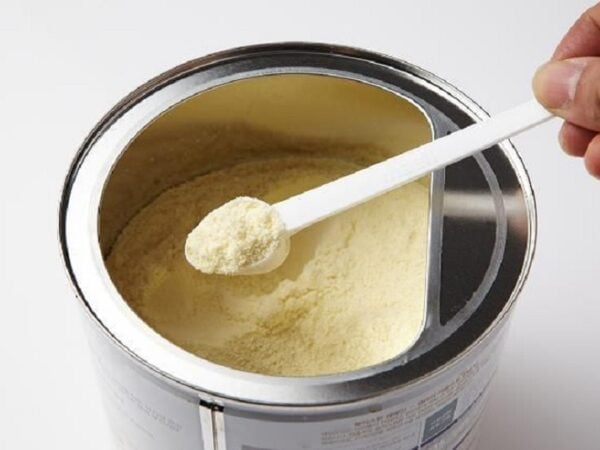 Tratamiento que no llega: 4 de cada 10 familias no acceden a las leches medicamentosas que necesitan sus bebés