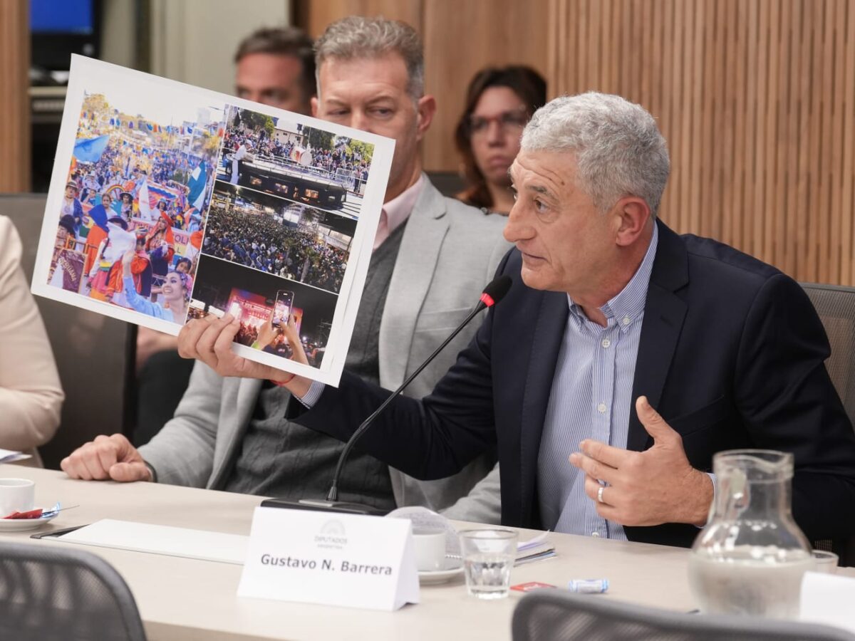 Intendente de Villa Gesell llevó el reclamo por el feriado del 12 de octubre al Congreso