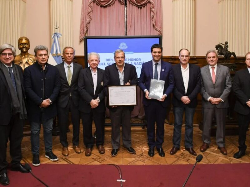 En el Senado de la Nación, Abad distinguió al Club Náutico Mar del Plata por su centenario