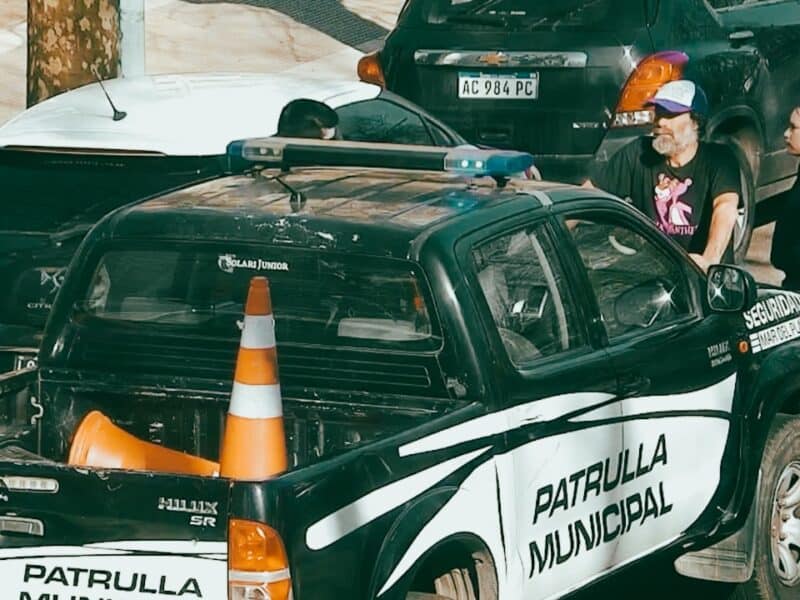 El Municipio interceptó a un trapito que vendía alcohol en la vía pública