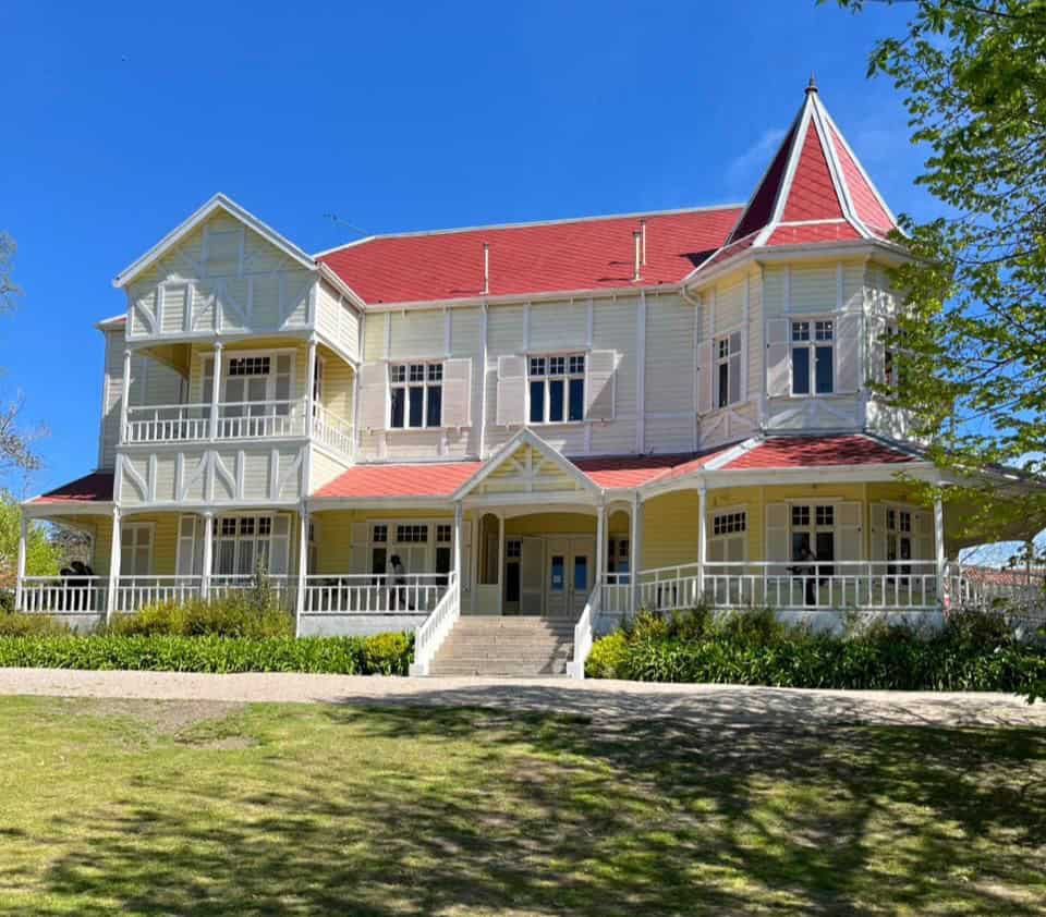 En vísperas del Día de los Enamorados, un concejal propone abrir los museos a casamientos