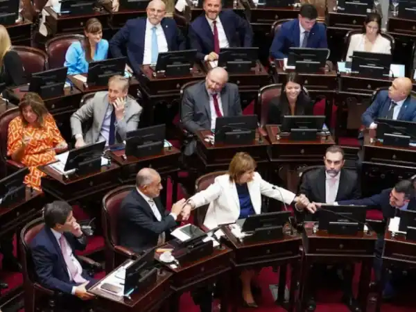 Es ley: el Senado sancionó la reforma laboral