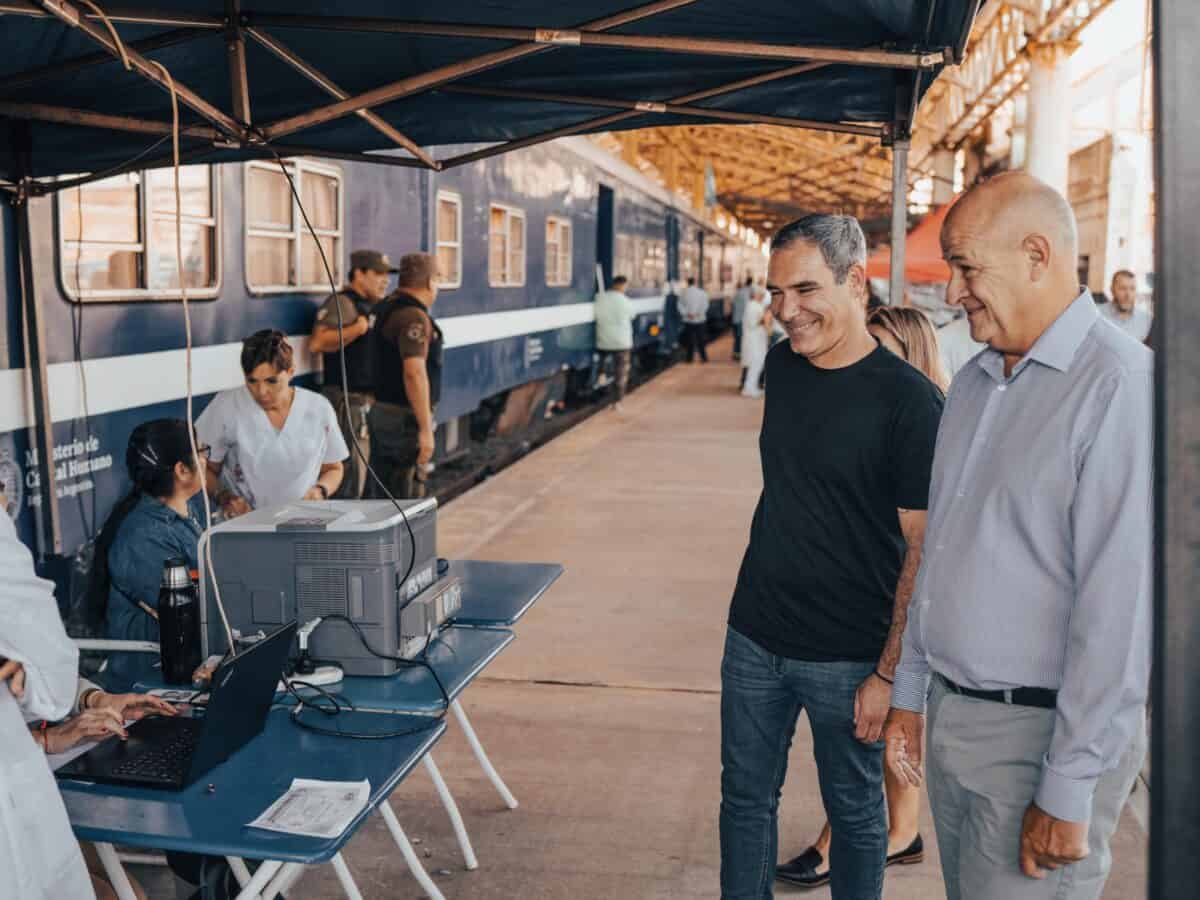 Tren de Capital Humano en Mar del Plata ya atendió a 400 personas y entregó anteojos a más de 270 chicos